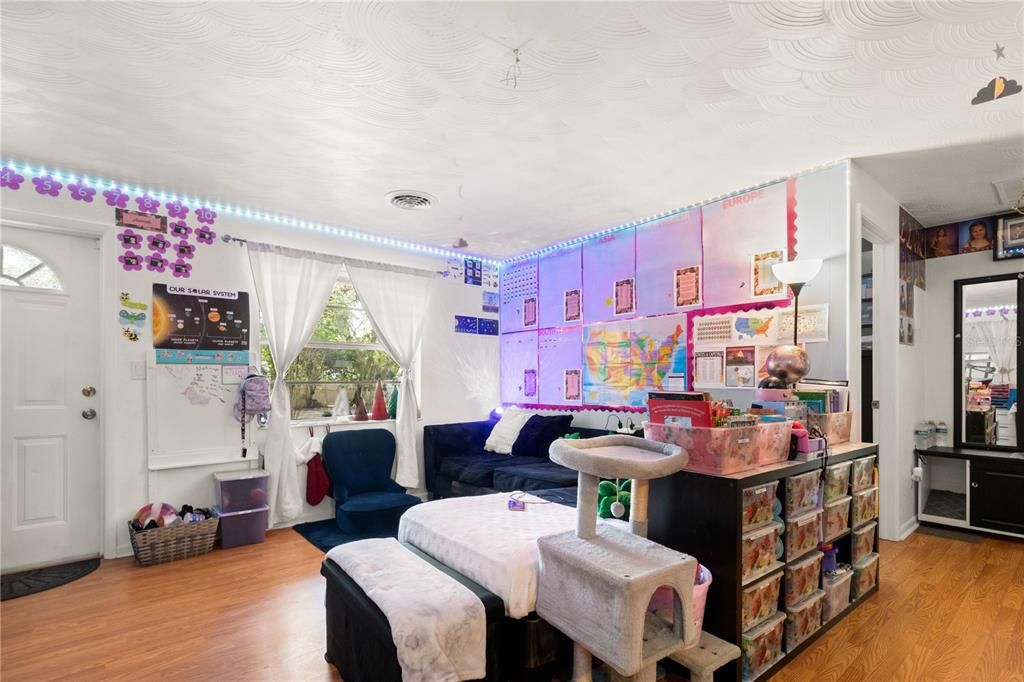 For Sale: $245,000 (3 beds, 0 baths, 1352 Square Feet)