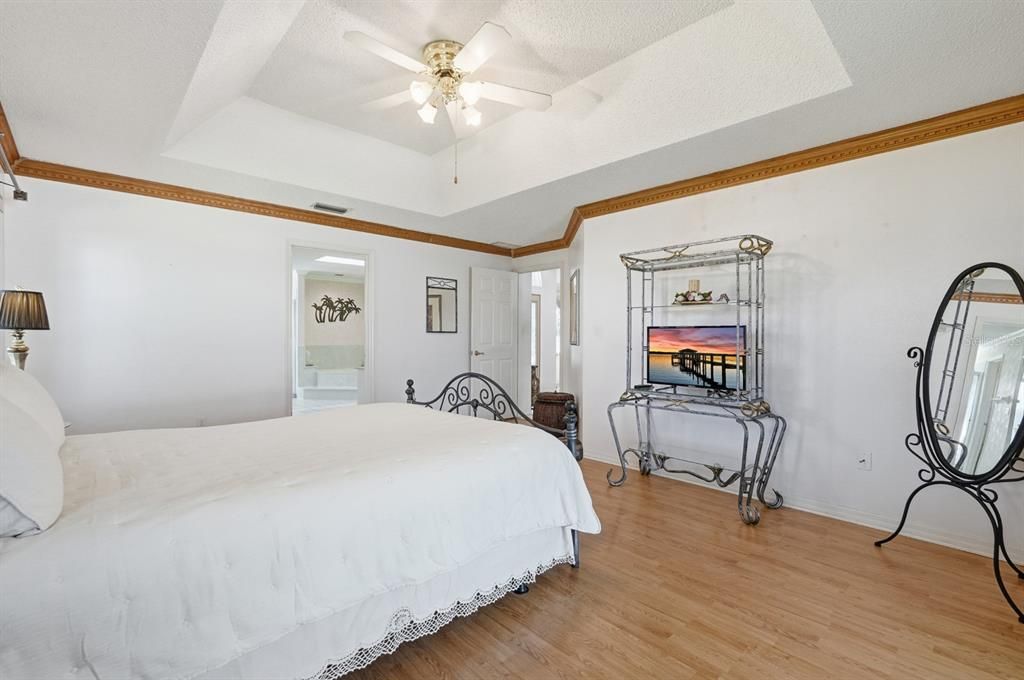 For Sale: $450,000 (3 beds, 2 baths, 2592 Square Feet)