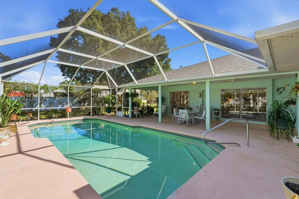 For Sale: $450,000 (3 beds, 2 baths, 2592 Square Feet)