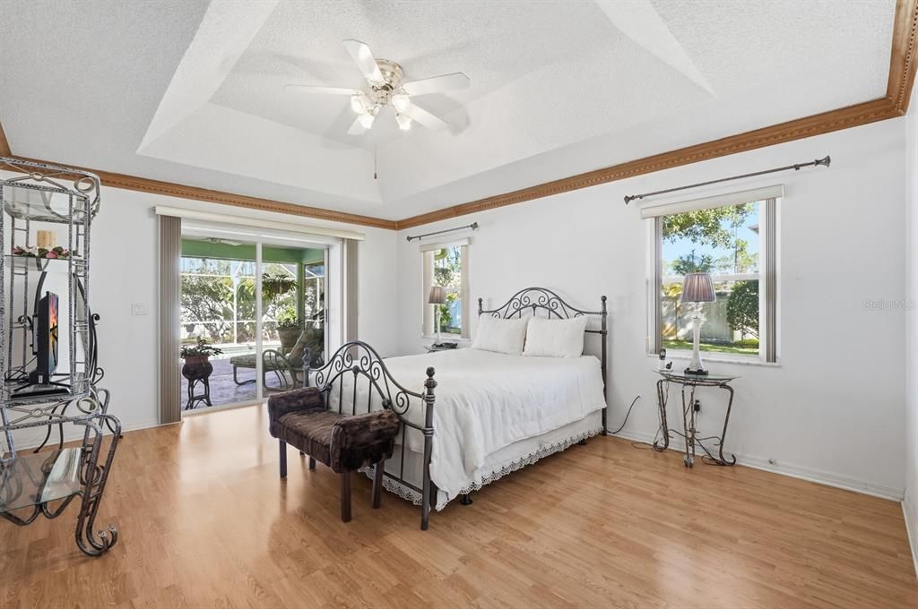 For Sale: $450,000 (3 beds, 2 baths, 2592 Square Feet)