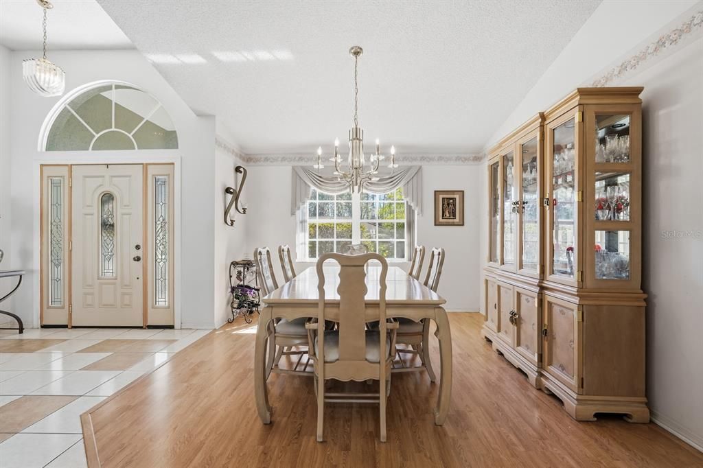 For Sale: $450,000 (3 beds, 2 baths, 2592 Square Feet)