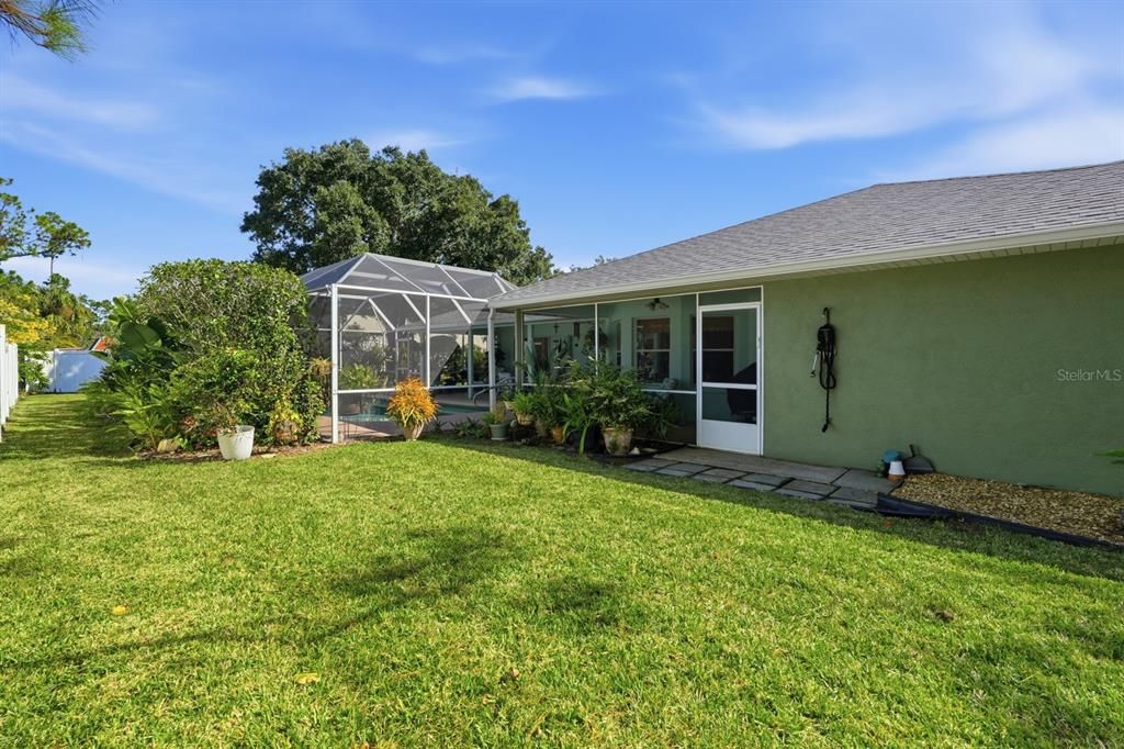 For Sale: $450,000 (3 beds, 2 baths, 2592 Square Feet)