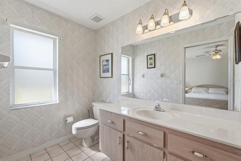 For Sale: $450,000 (3 beds, 2 baths, 2592 Square Feet)