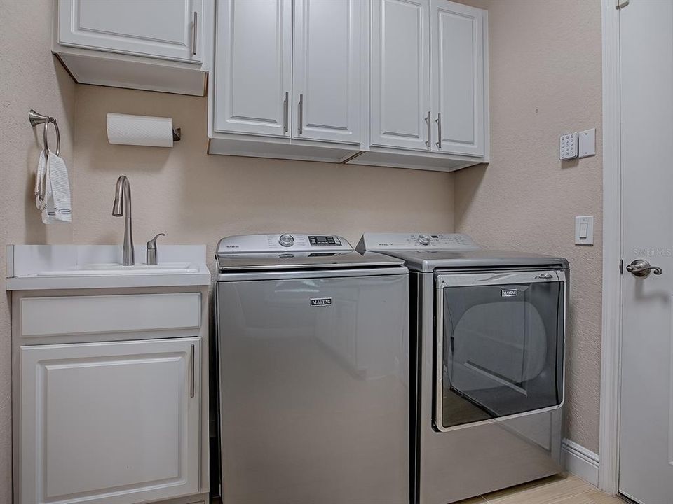 Active With Contract: $649,000 (3 beds, 2 baths, 2319 Square Feet)