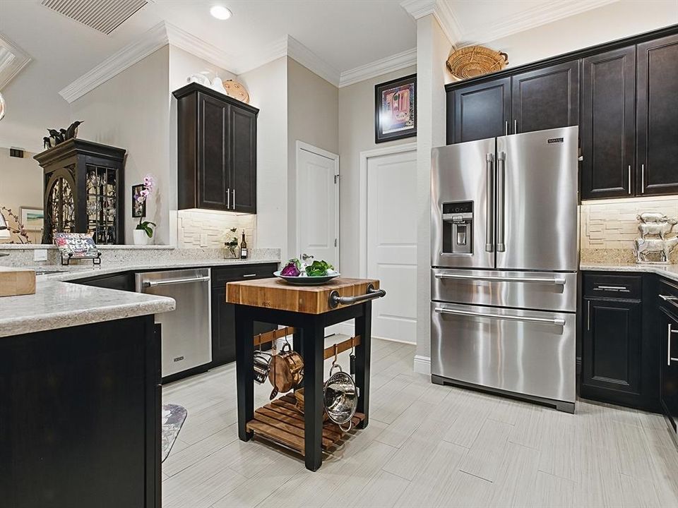 Active With Contract: $649,000 (3 beds, 2 baths, 2319 Square Feet)