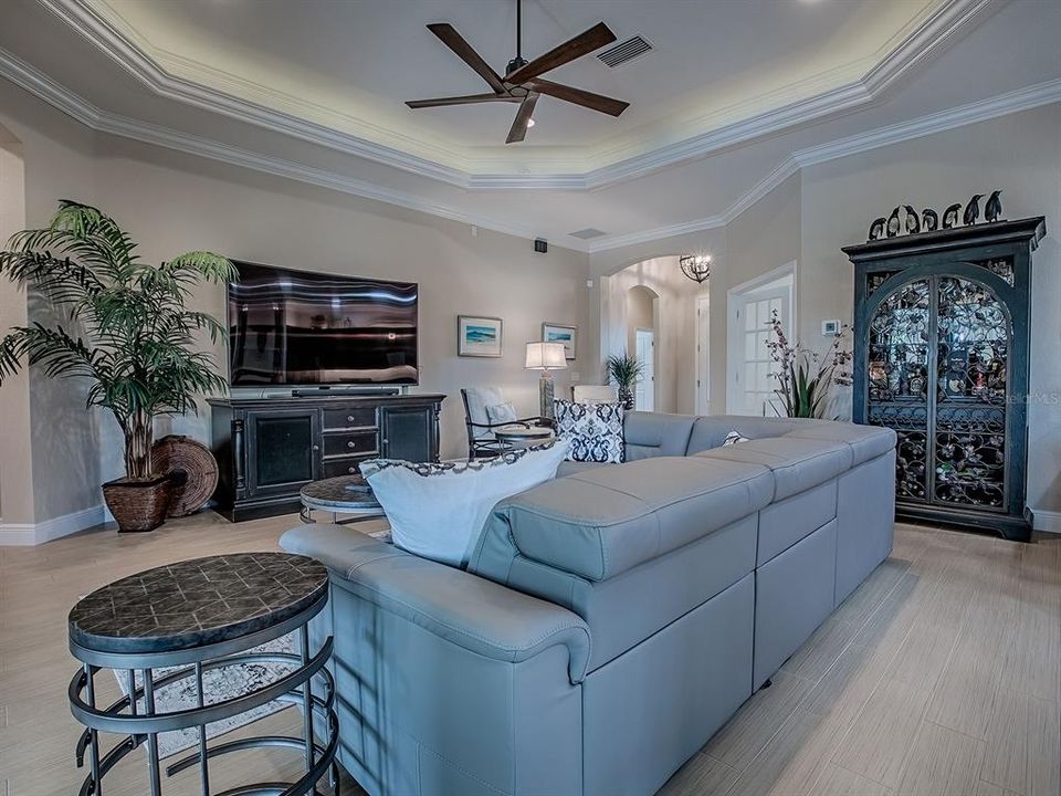 Active With Contract: $649,000 (3 beds, 2 baths, 2319 Square Feet)