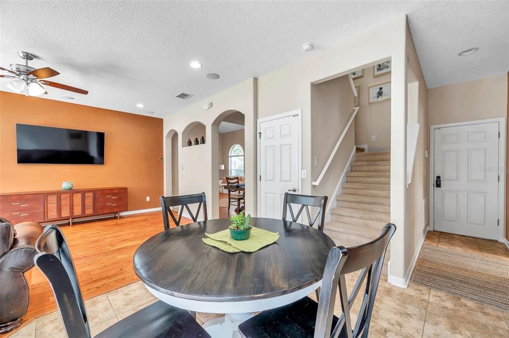 В аренду: $3,300 (5 спален, 3 ванн, 2635 Квадратных фут)