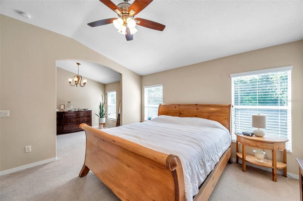 В аренду: $3,300 (5 спален, 3 ванн, 2635 Квадратных фут)