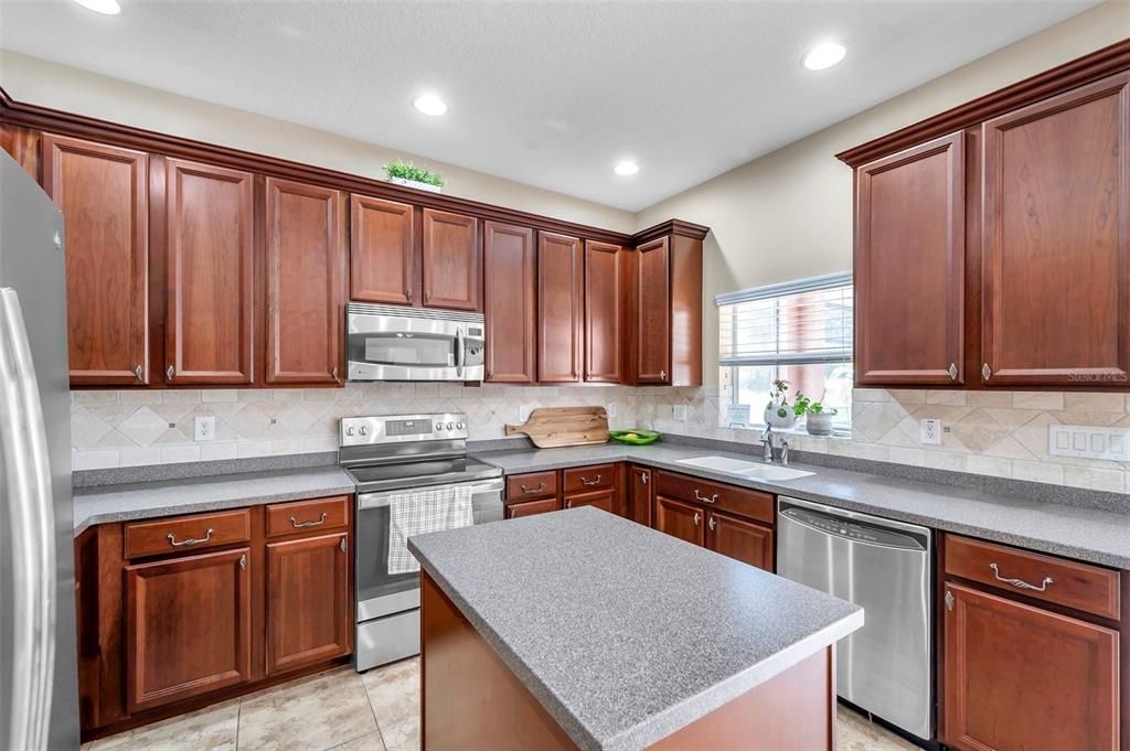 В аренду: $3,300 (5 спален, 3 ванн, 2635 Квадратных фут)