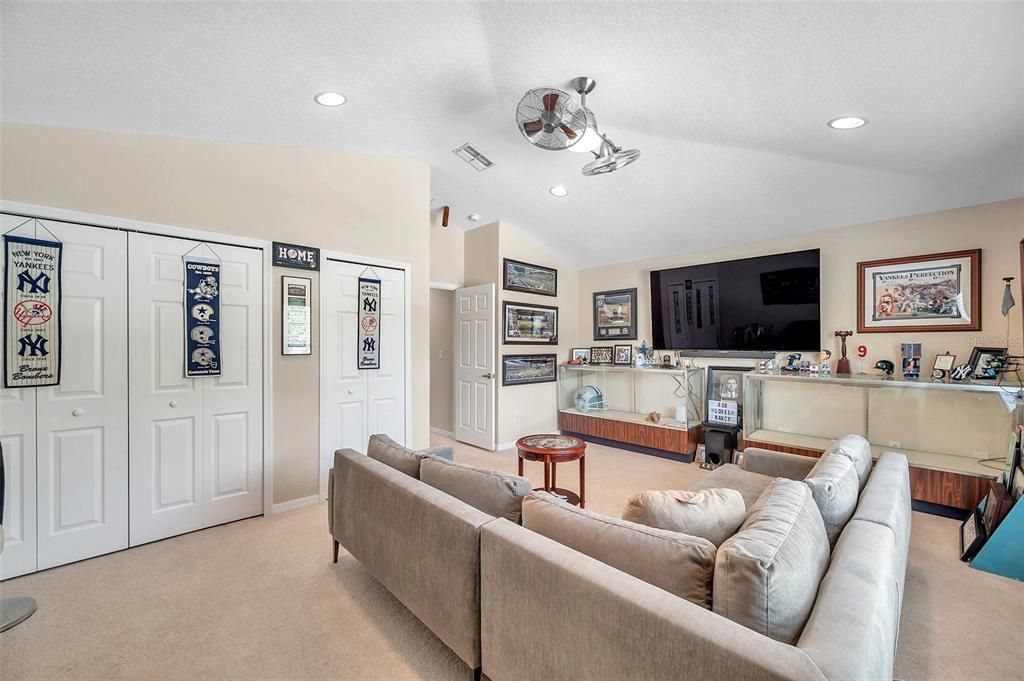 В аренду: $3,300 (5 спален, 3 ванн, 2635 Квадратных фут)