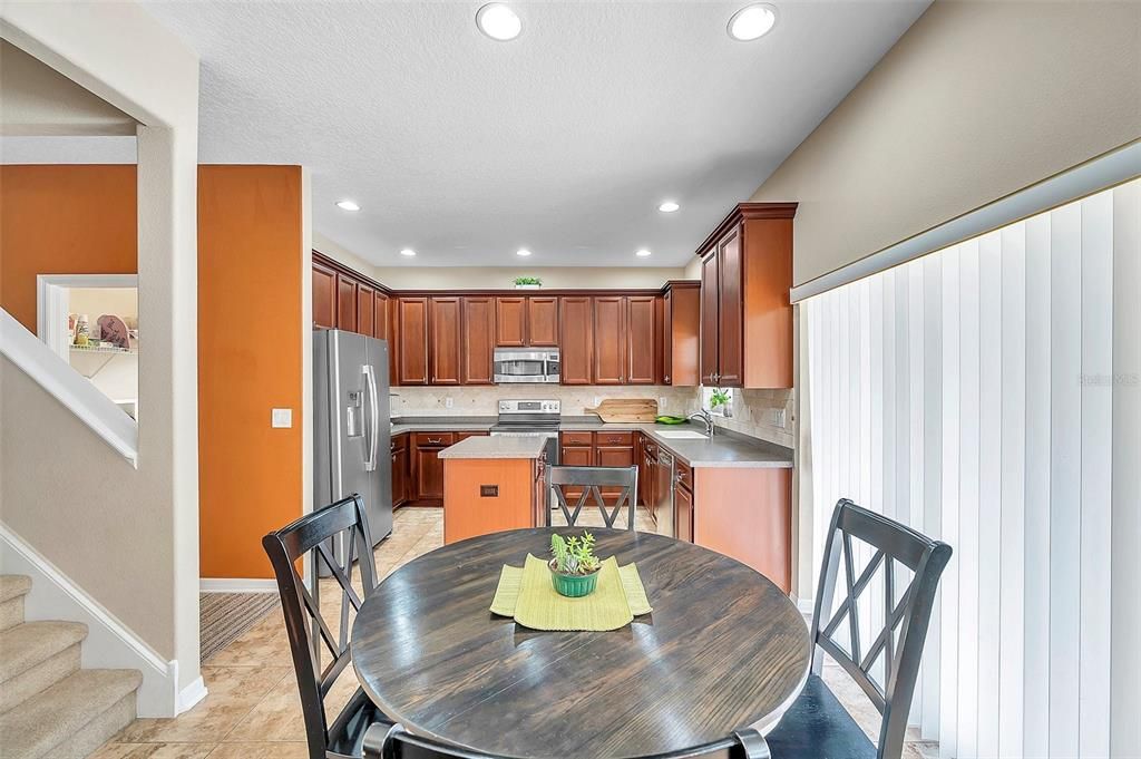 В аренду: $3,300 (5 спален, 3 ванн, 2635 Квадратных фут)