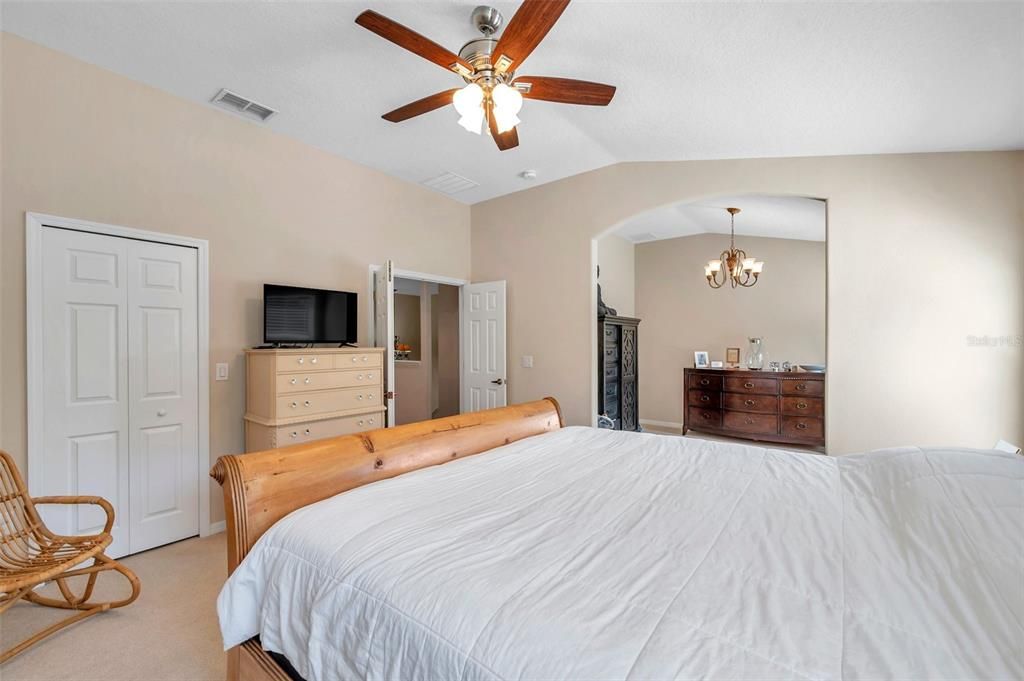 В аренду: $3,300 (5 спален, 3 ванн, 2635 Квадратных фут)