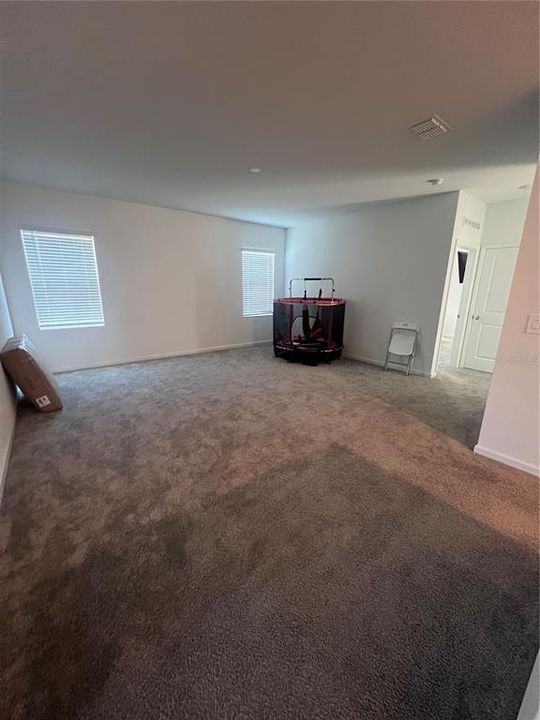 For Sale: $640,000 (5 beds, 3 baths, 3364 Square Feet)