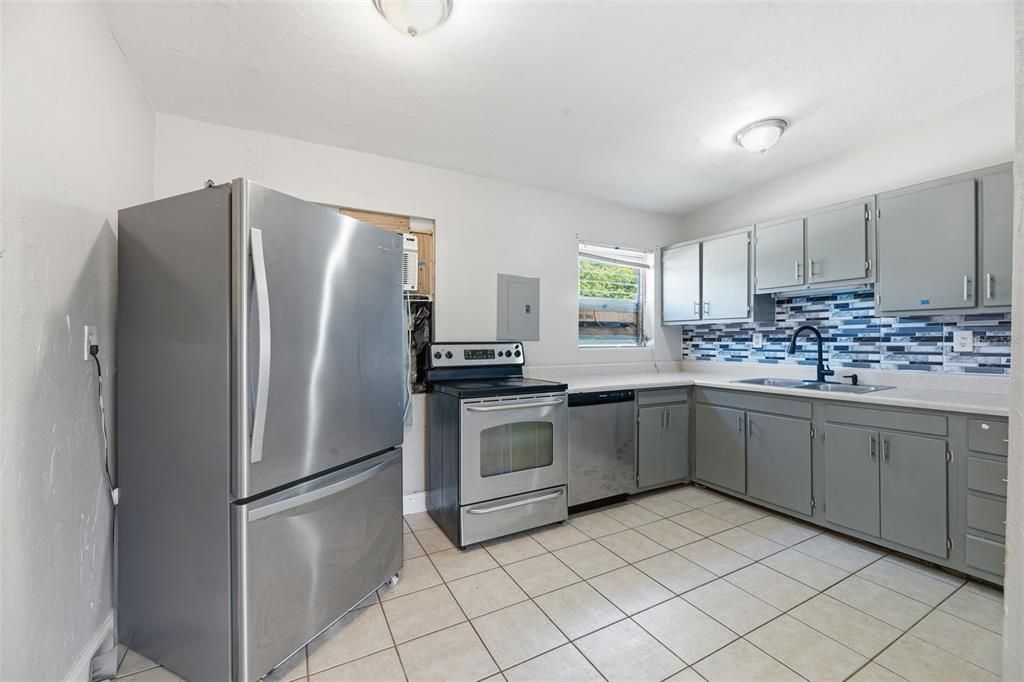 待售: $289,900 (3 贝兹, 2 浴室, 1078 平方英尺)