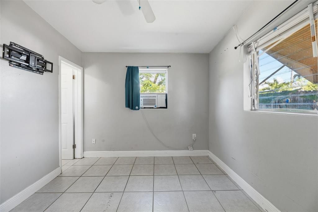 待售: $289,900 (3 贝兹, 2 浴室, 1078 平方英尺)