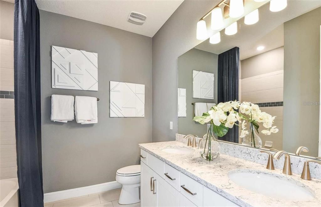 For Sale: $1,300,000 (6 beds, 4 baths, 4263 Square Feet)