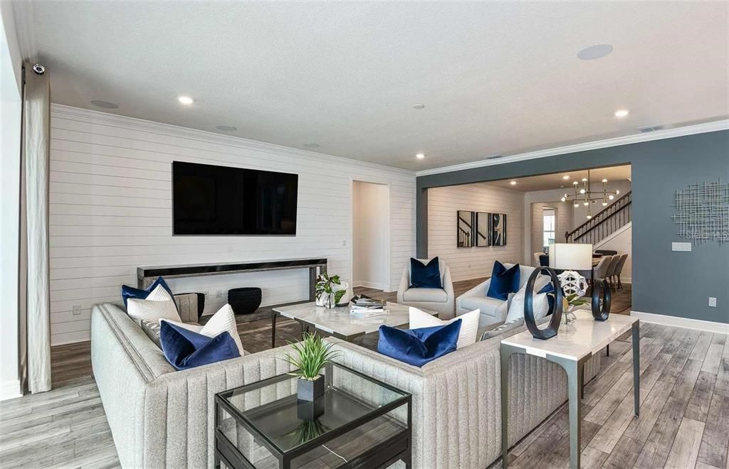 For Sale: $1,300,000 (6 beds, 4 baths, 4263 Square Feet)