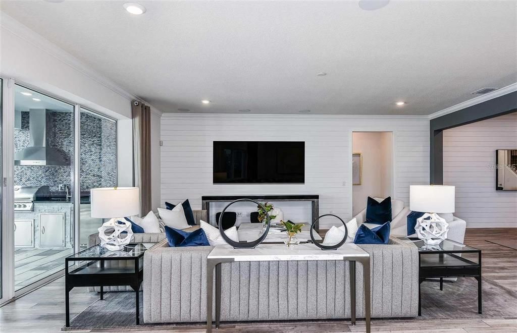 For Sale: $1,300,000 (6 beds, 4 baths, 4263 Square Feet)