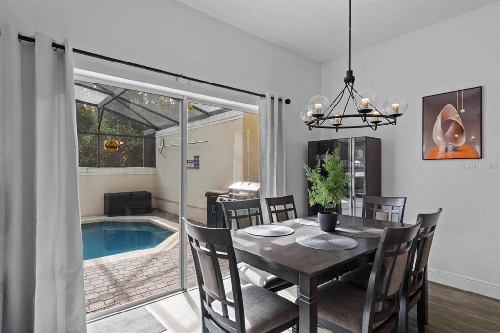 待售: $430,000 (4 贝兹, 3 浴室, 1636 平方英尺)