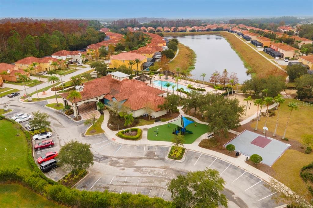 待售: $430,000 (4 贝兹, 3 浴室, 1636 平方英尺)