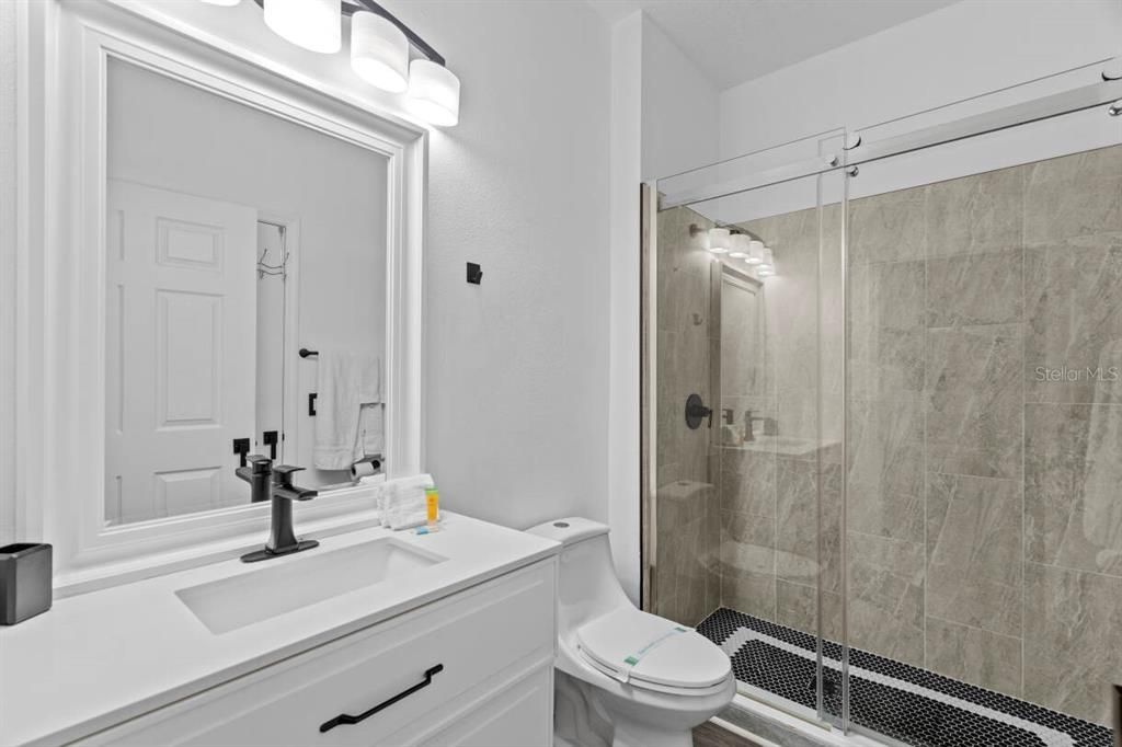 待售: $430,000 (4 贝兹, 3 浴室, 1636 平方英尺)