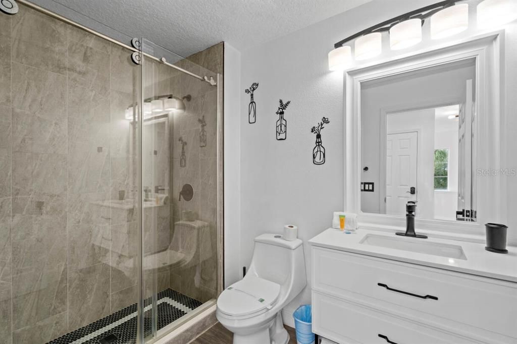 待售: $430,000 (4 贝兹, 3 浴室, 1636 平方英尺)