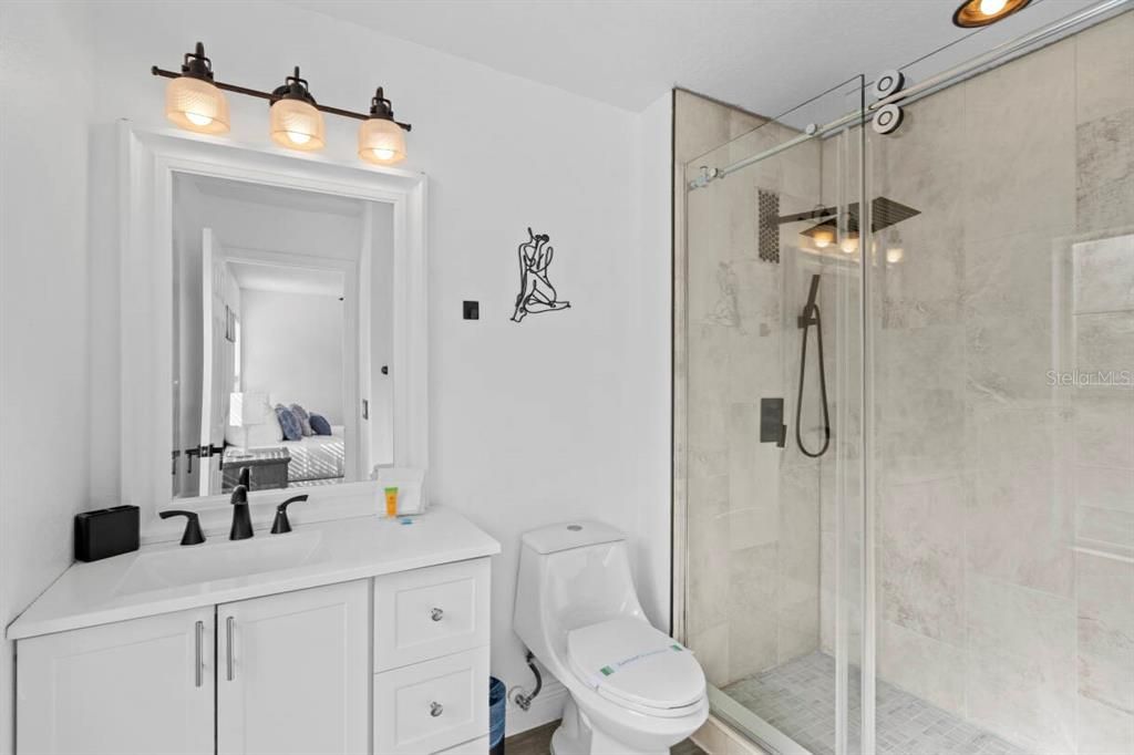 待售: $430,000 (4 贝兹, 3 浴室, 1636 平方英尺)