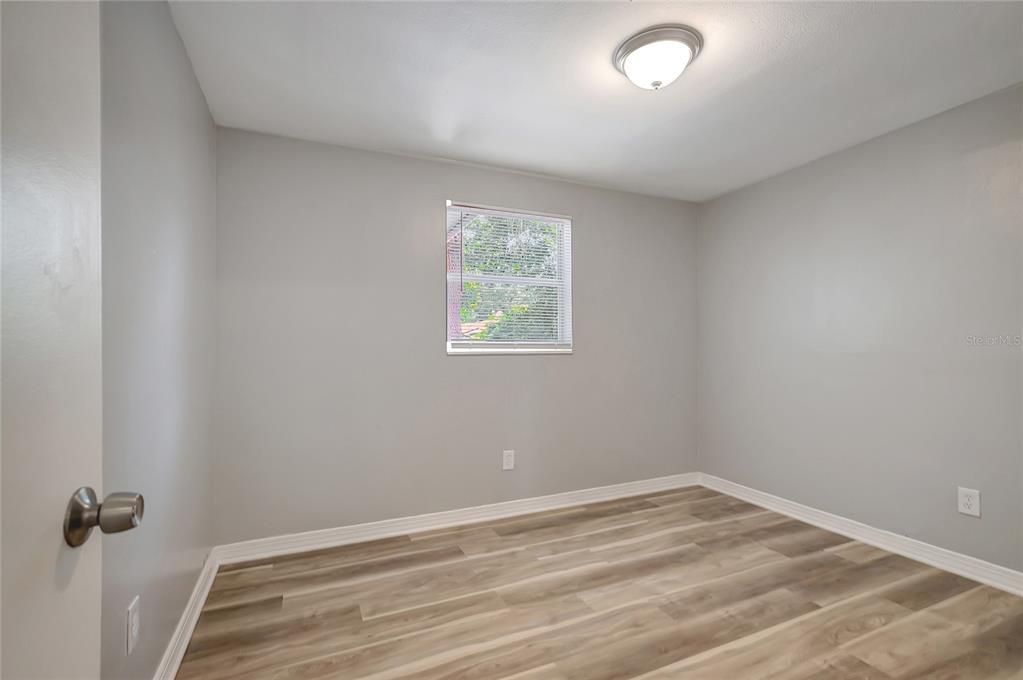 For Sale: $349,500 (3 beds, 2 baths, 1065 Square Feet)