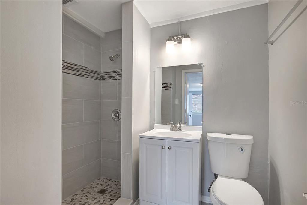 For Sale: $349,500 (3 beds, 2 baths, 1065 Square Feet)