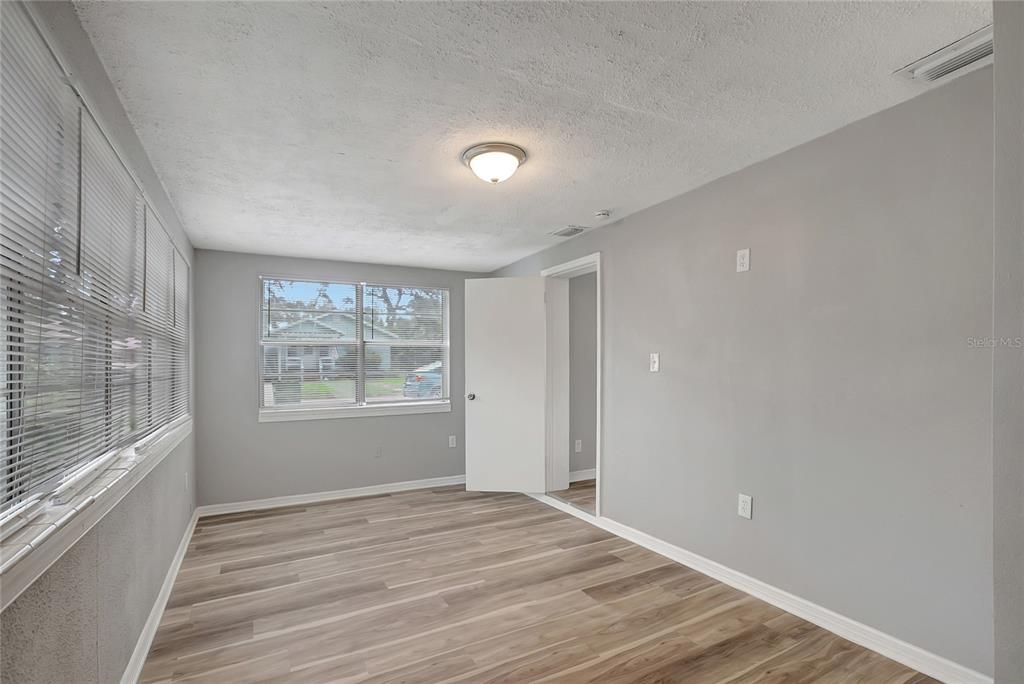 For Sale: $349,500 (3 beds, 2 baths, 1065 Square Feet)