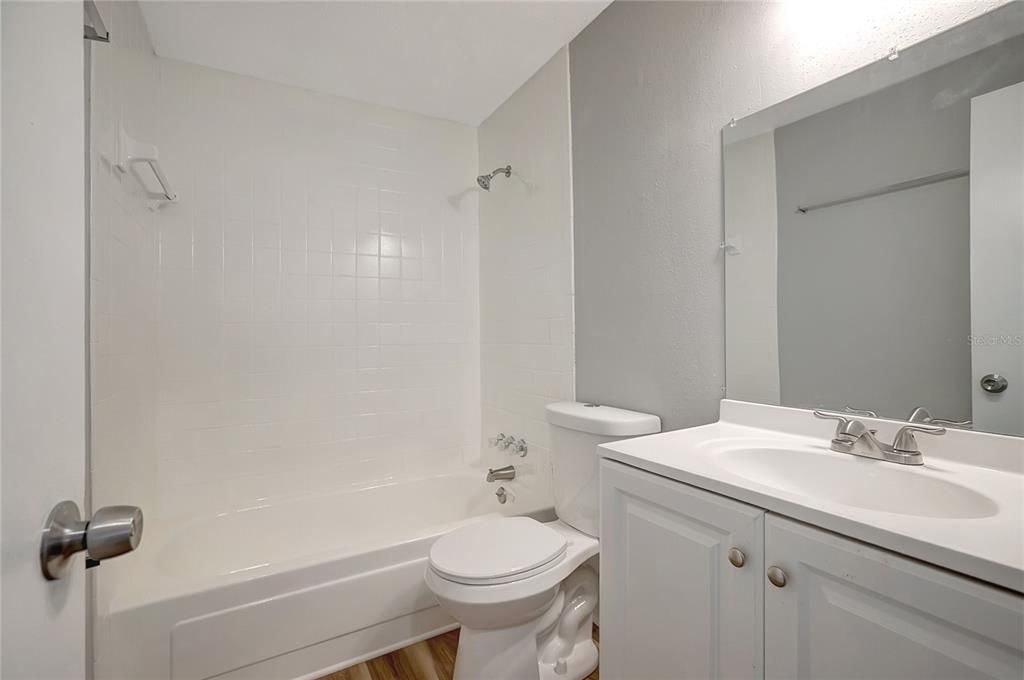 For Sale: $349,500 (3 beds, 2 baths, 1065 Square Feet)