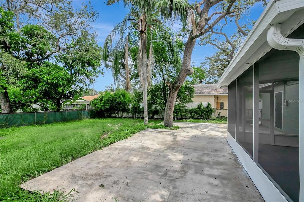 For Sale: $349,500 (3 beds, 2 baths, 1065 Square Feet)