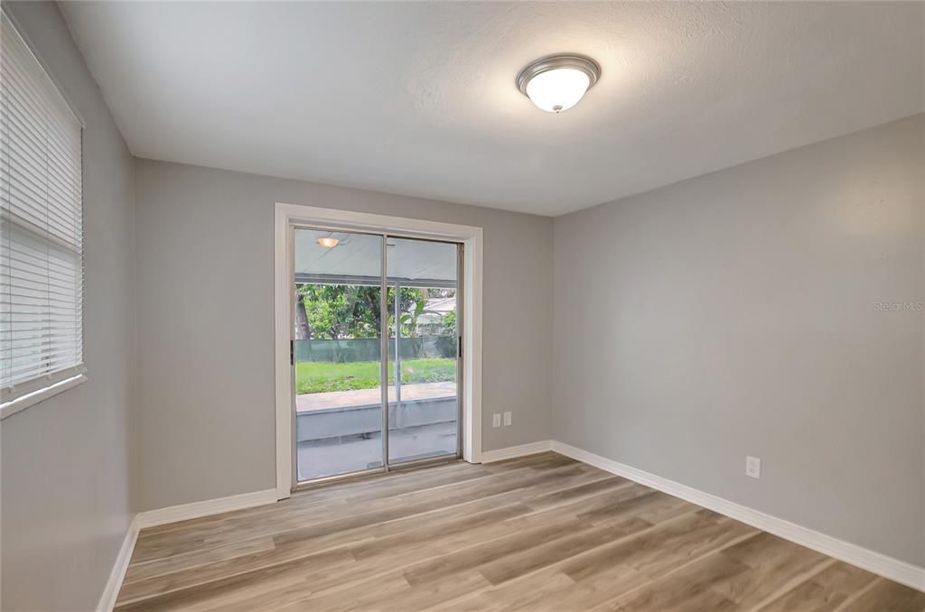 For Sale: $349,500 (3 beds, 2 baths, 1065 Square Feet)