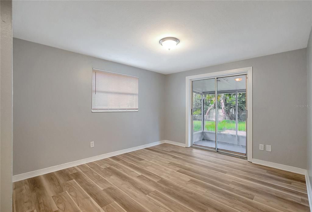 For Sale: $349,500 (3 beds, 2 baths, 1065 Square Feet)