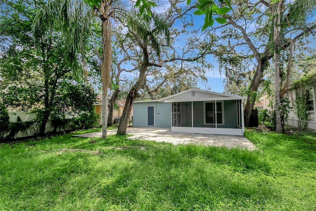 For Sale: $349,500 (3 beds, 2 baths, 1065 Square Feet)