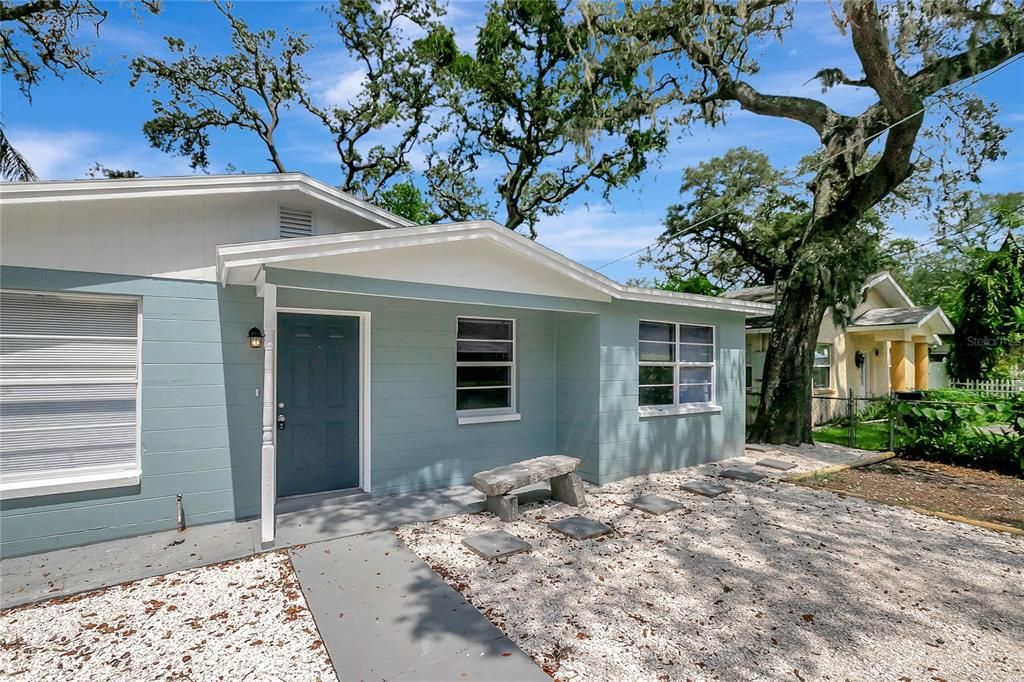 For Sale: $349,500 (3 beds, 2 baths, 1065 Square Feet)