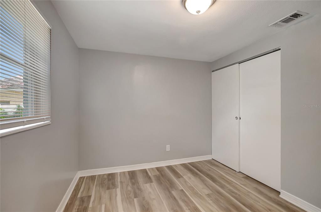 For Sale: $349,500 (3 beds, 2 baths, 1065 Square Feet)