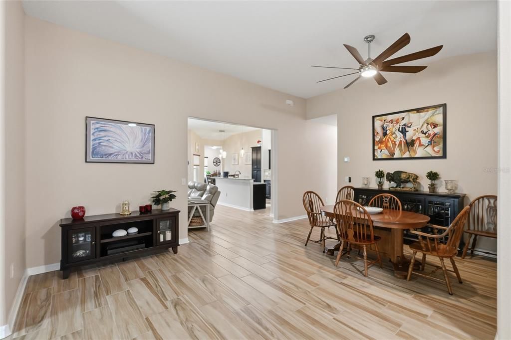 待售: $499,900 (4 贝兹, 3 浴室, 2418 平方英尺)