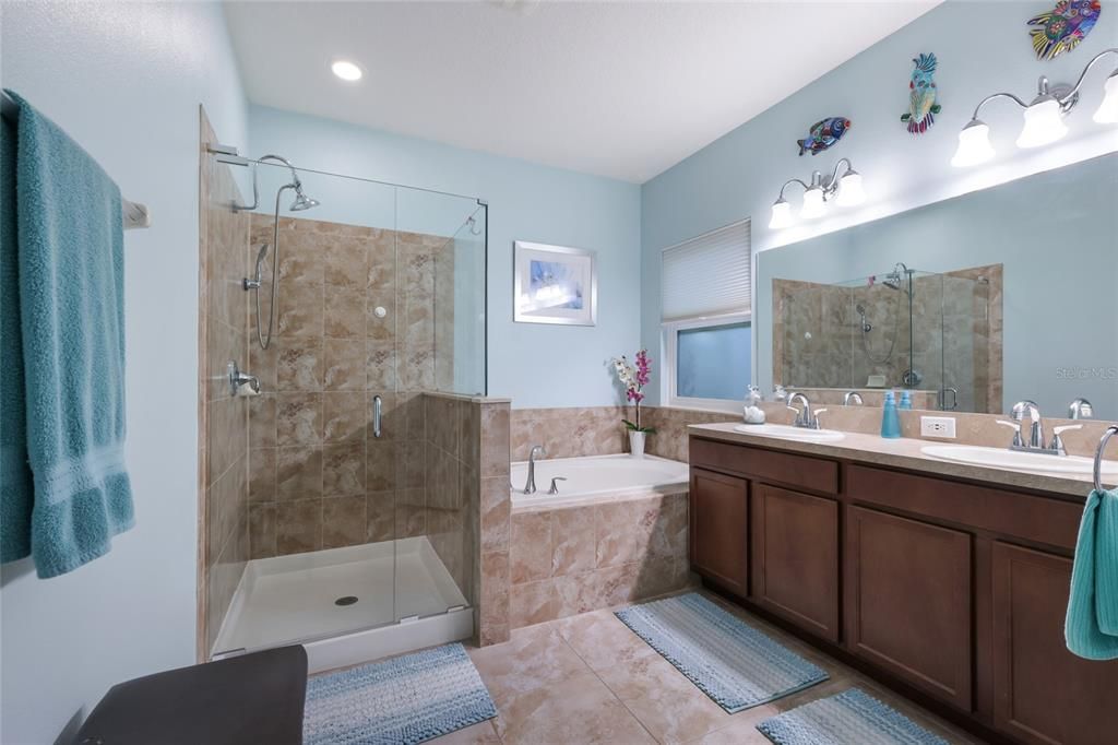 待售: $499,900 (4 贝兹, 3 浴室, 2418 平方英尺)