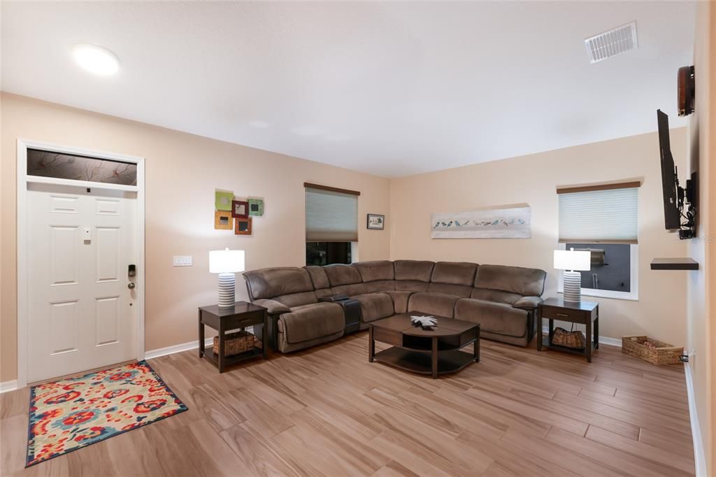 待售: $499,900 (4 贝兹, 3 浴室, 2418 平方英尺)