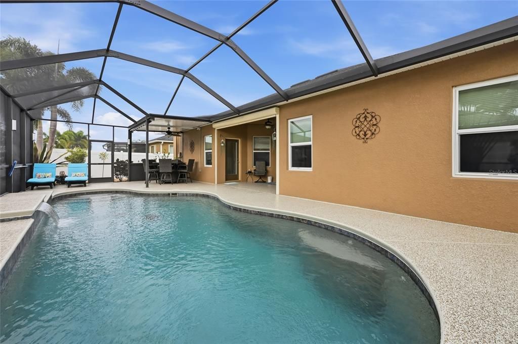 待售: $499,900 (4 贝兹, 3 浴室, 2418 平方英尺)