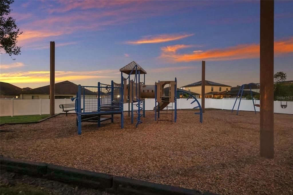 待售: $499,900 (4 贝兹, 3 浴室, 2418 平方英尺)