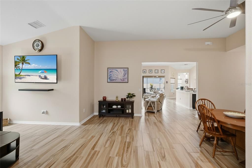 待售: $499,900 (4 贝兹, 3 浴室, 2418 平方英尺)