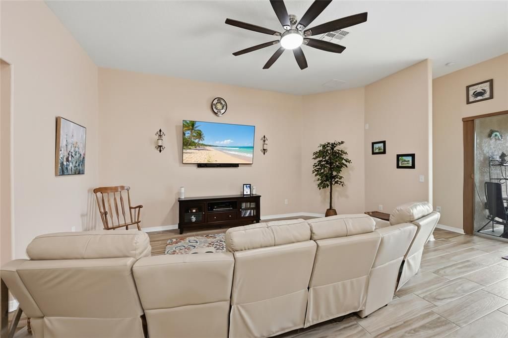 待售: $499,900 (4 贝兹, 3 浴室, 2418 平方英尺)