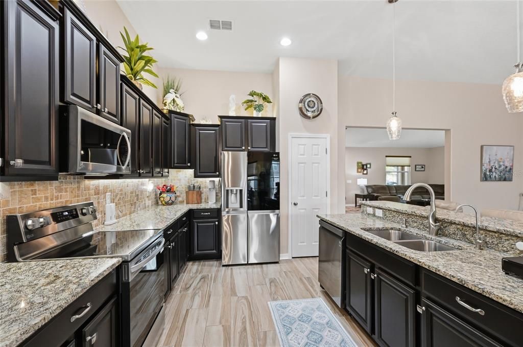 待售: $499,900 (4 贝兹, 3 浴室, 2418 平方英尺)