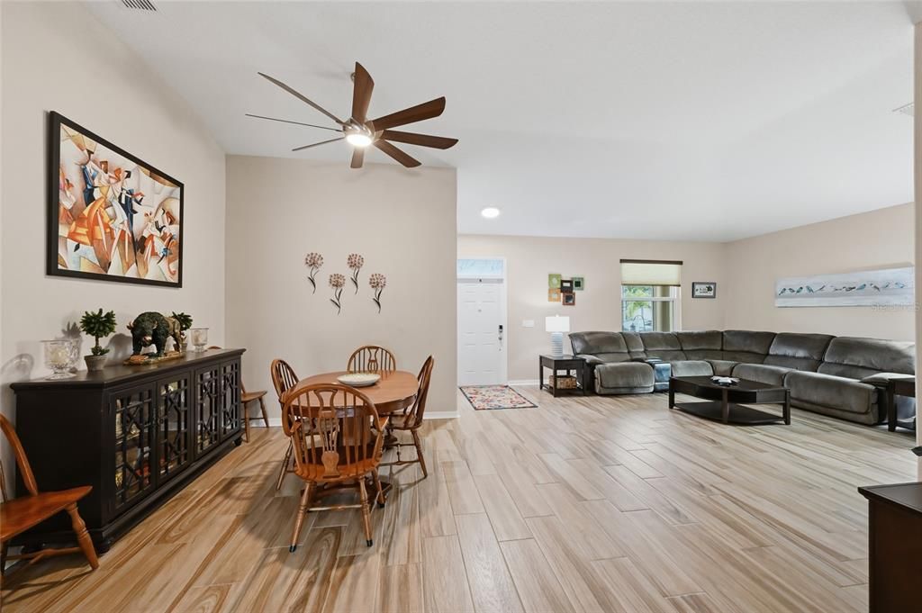 待售: $499,900 (4 贝兹, 3 浴室, 2418 平方英尺)