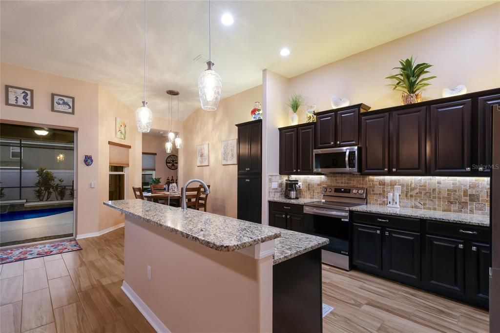 待售: $499,900 (4 贝兹, 3 浴室, 2418 平方英尺)