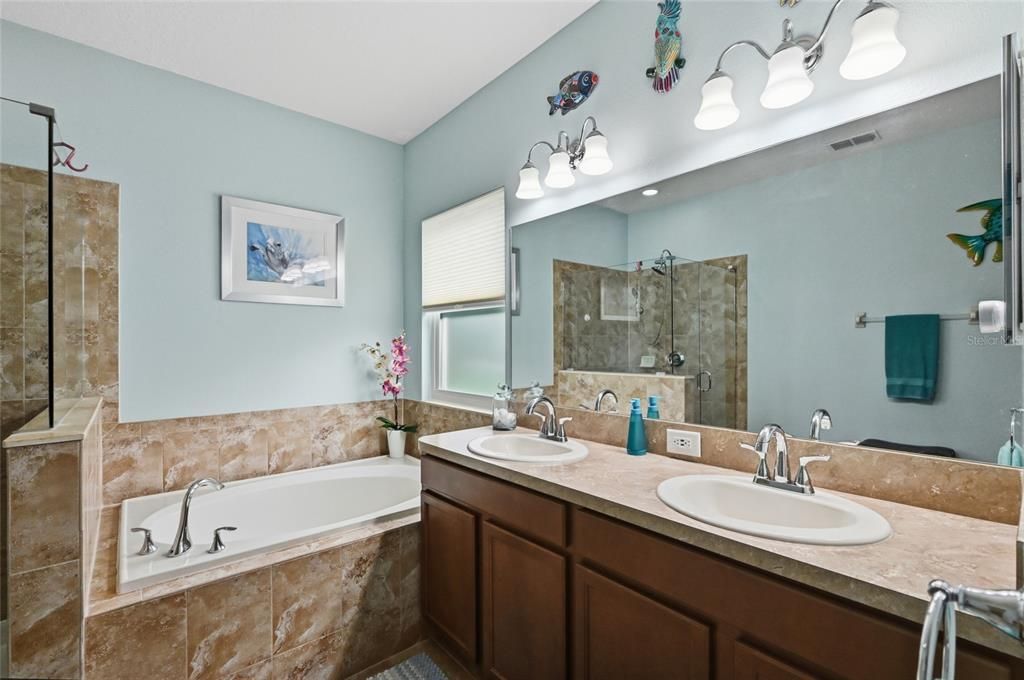 待售: $499,900 (4 贝兹, 3 浴室, 2418 平方英尺)