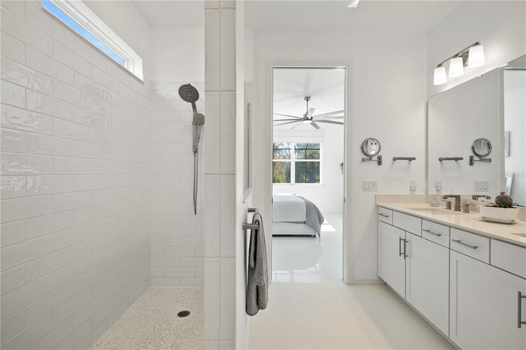 En Venta: $996,000 (2 camas, 2 baños, 2049 Pies cuadrados)