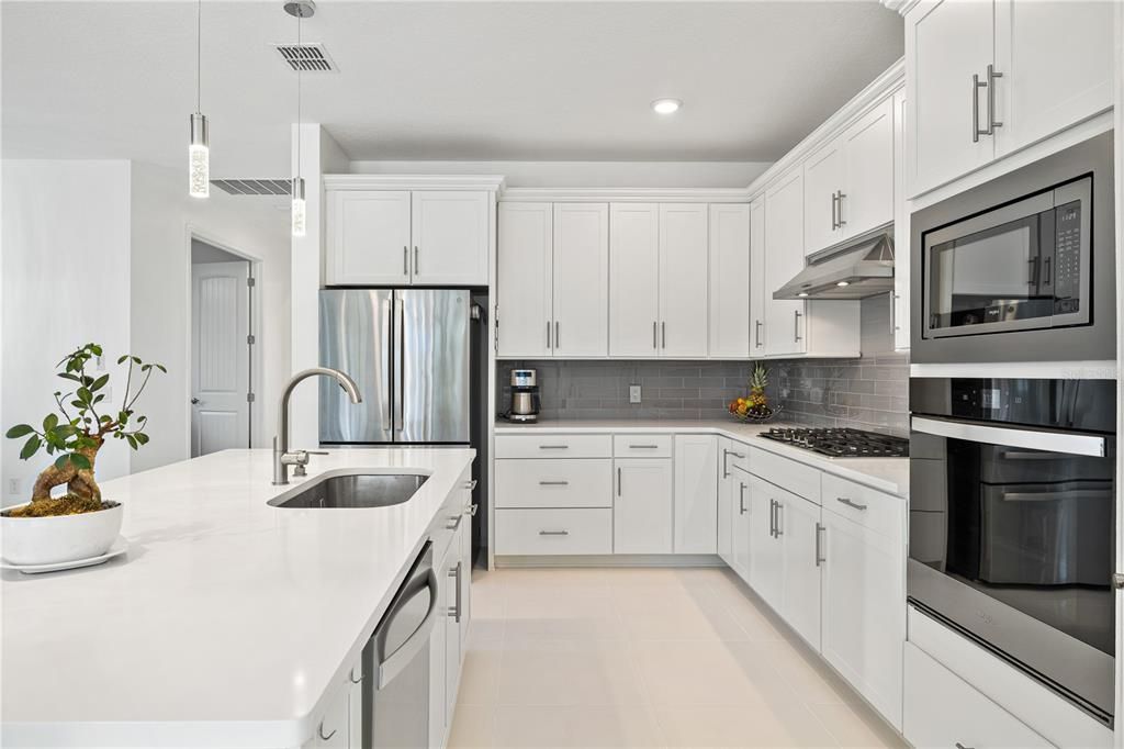 En Venta: $996,000 (2 camas, 2 baños, 2049 Pies cuadrados)